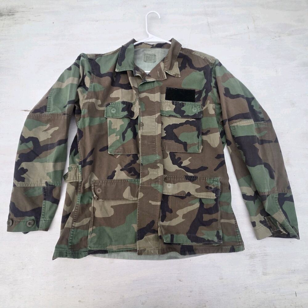 Vintage US Air Force Jacket Mens Medium Short Woodland Camo Combat Coat 90s